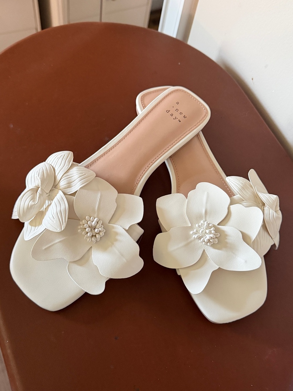 NWT A New Day Alyssa Floral Slide Sandals - White - Size 8.5